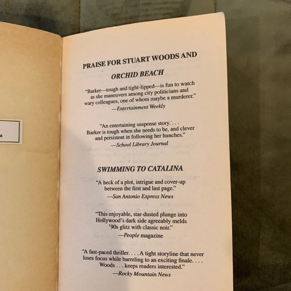 3 Stuart Woods Paperback Books - Picture 6 of 9